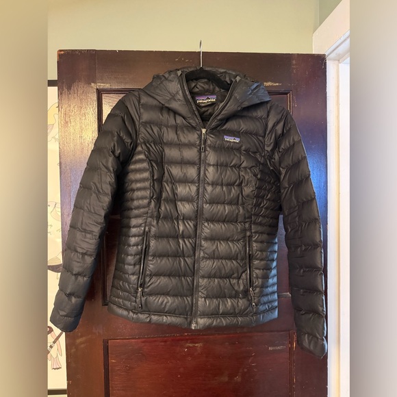 Patagonia Quilted Black Hooded Jacket - Picture 1 of 6